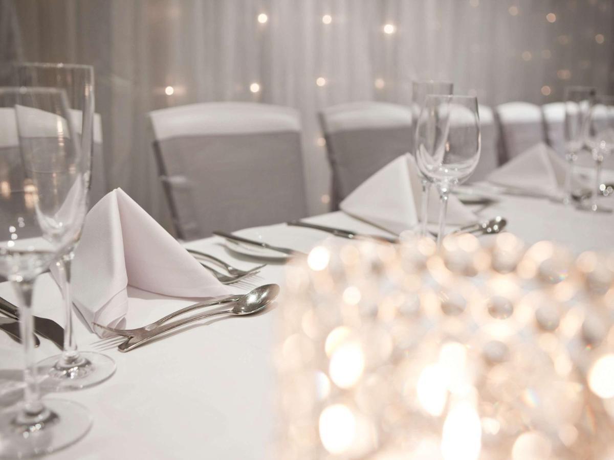 Готель Pullman Sydney Hyde Park Екстер'єр фото A table set for a formal dinner