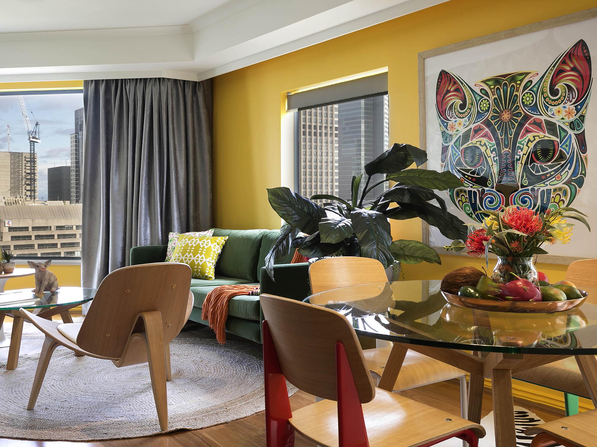 Готель Pullman Sydney Hyde Park Екстер'єр фото A living room