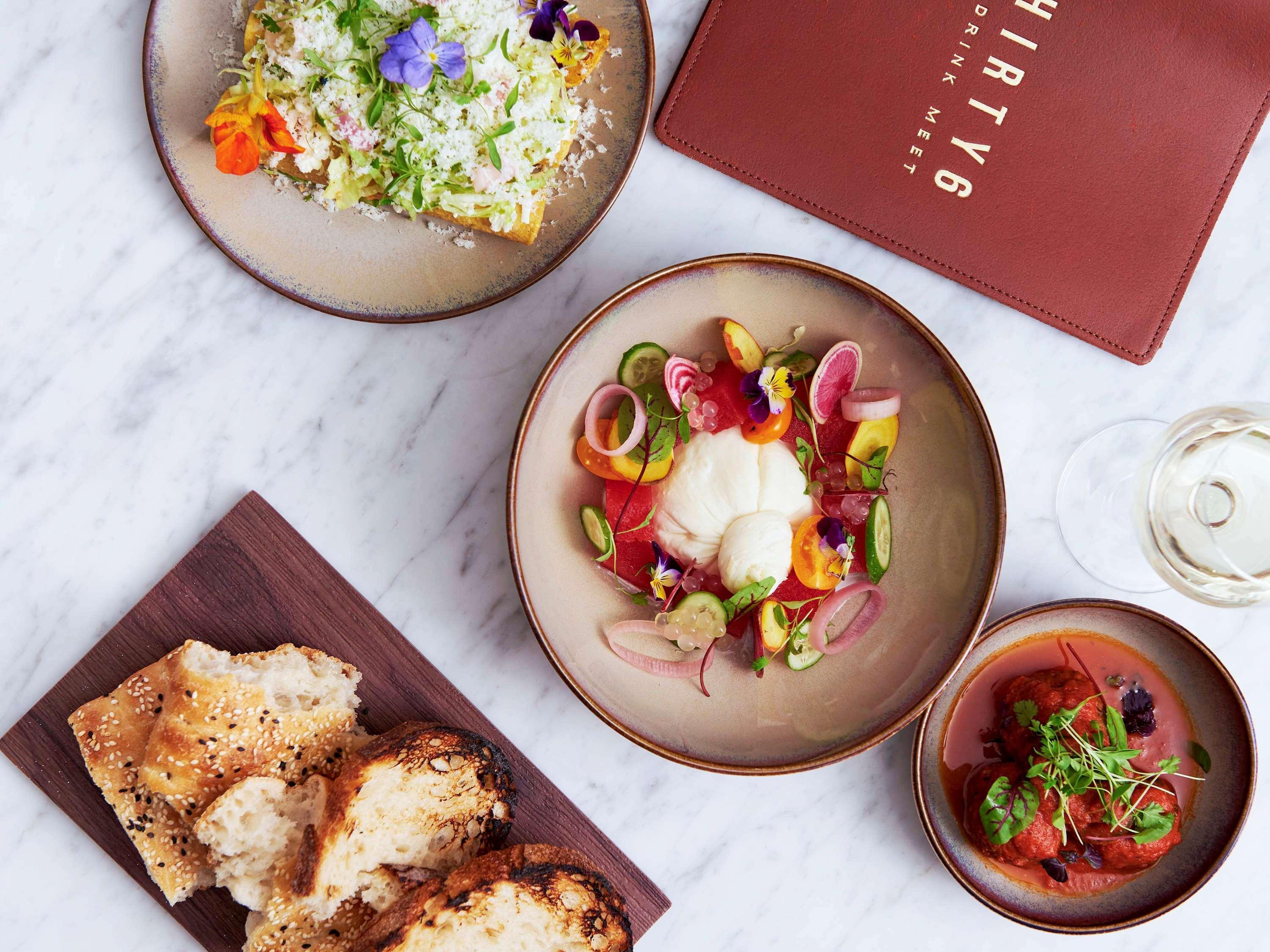 Готель Pullman Sydney Hyde Park Екстер'єр фото Dishes at Dirty Martini