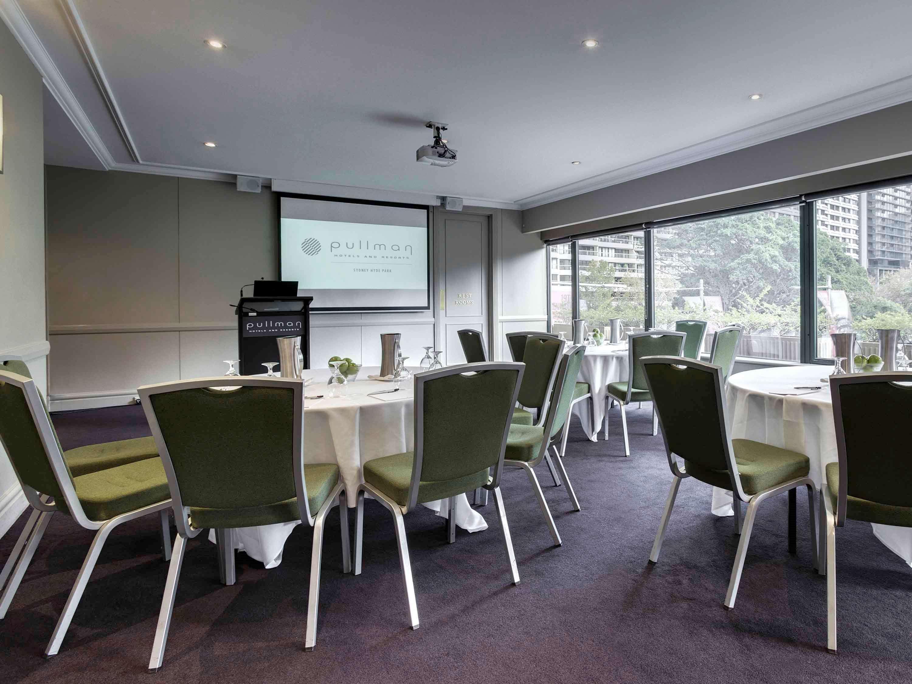 Готель Pullman Sydney Hyde Park Екстер'єр фото The Boardroom