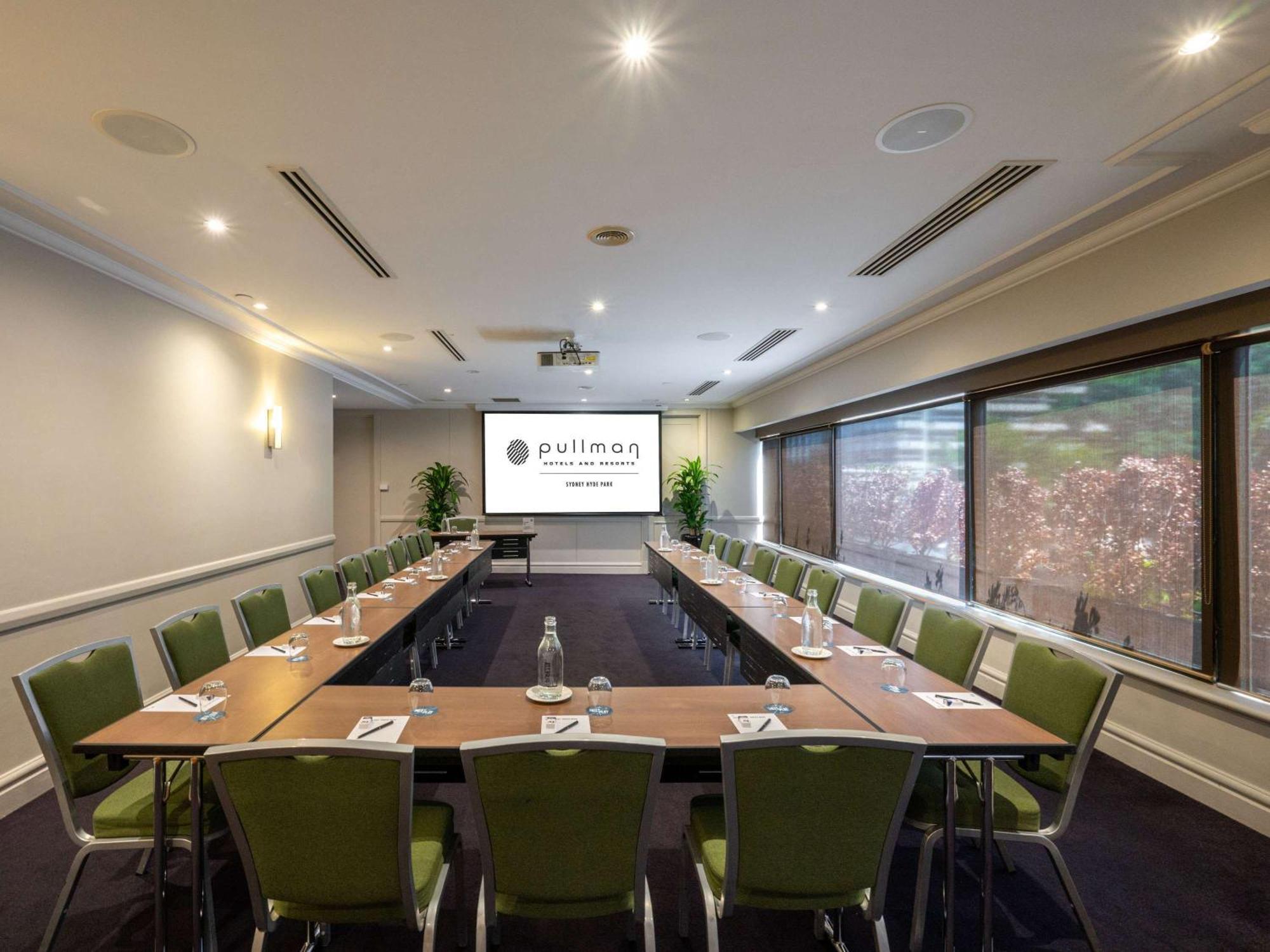 Готель Pullman Sydney Hyde Park Екстер'єр фото The Boardroom