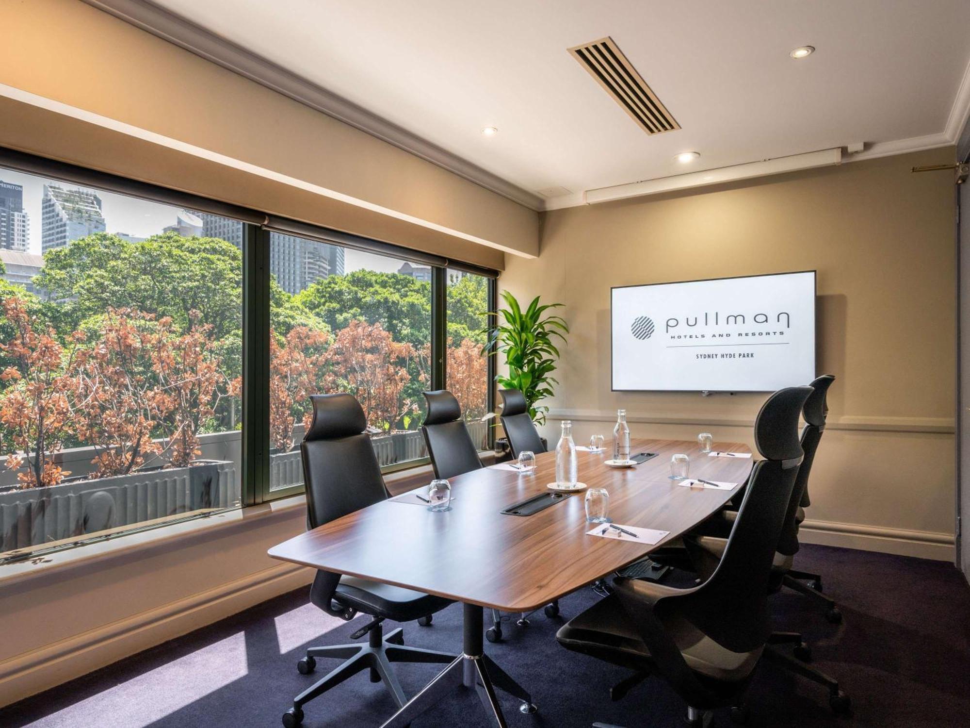 Готель Pullman Sydney Hyde Park Екстер'єр фото Boardroom at Pullman Melbourne on Swanston