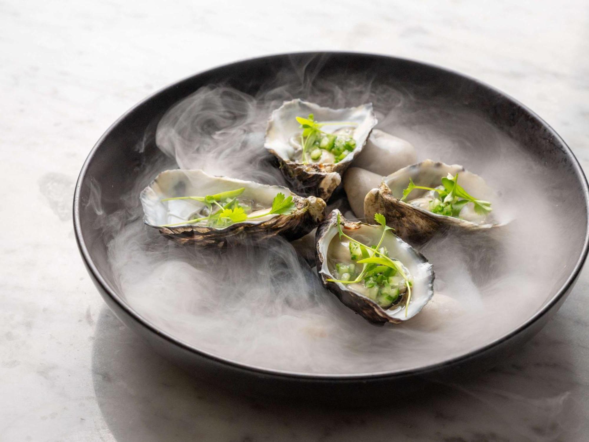 Готель Pullman Sydney Hyde Park Екстер'єр фото Oysters with tarragon