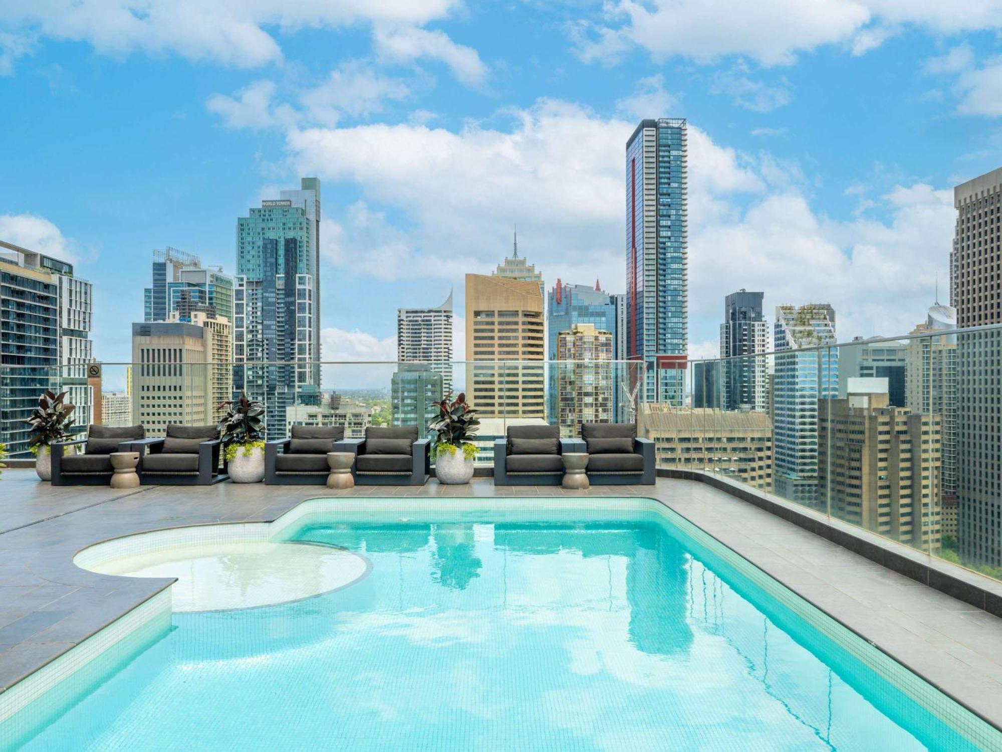 Готель Pullman Sydney Hyde Park Екстер'єр фото Rooftop pool at Emporio